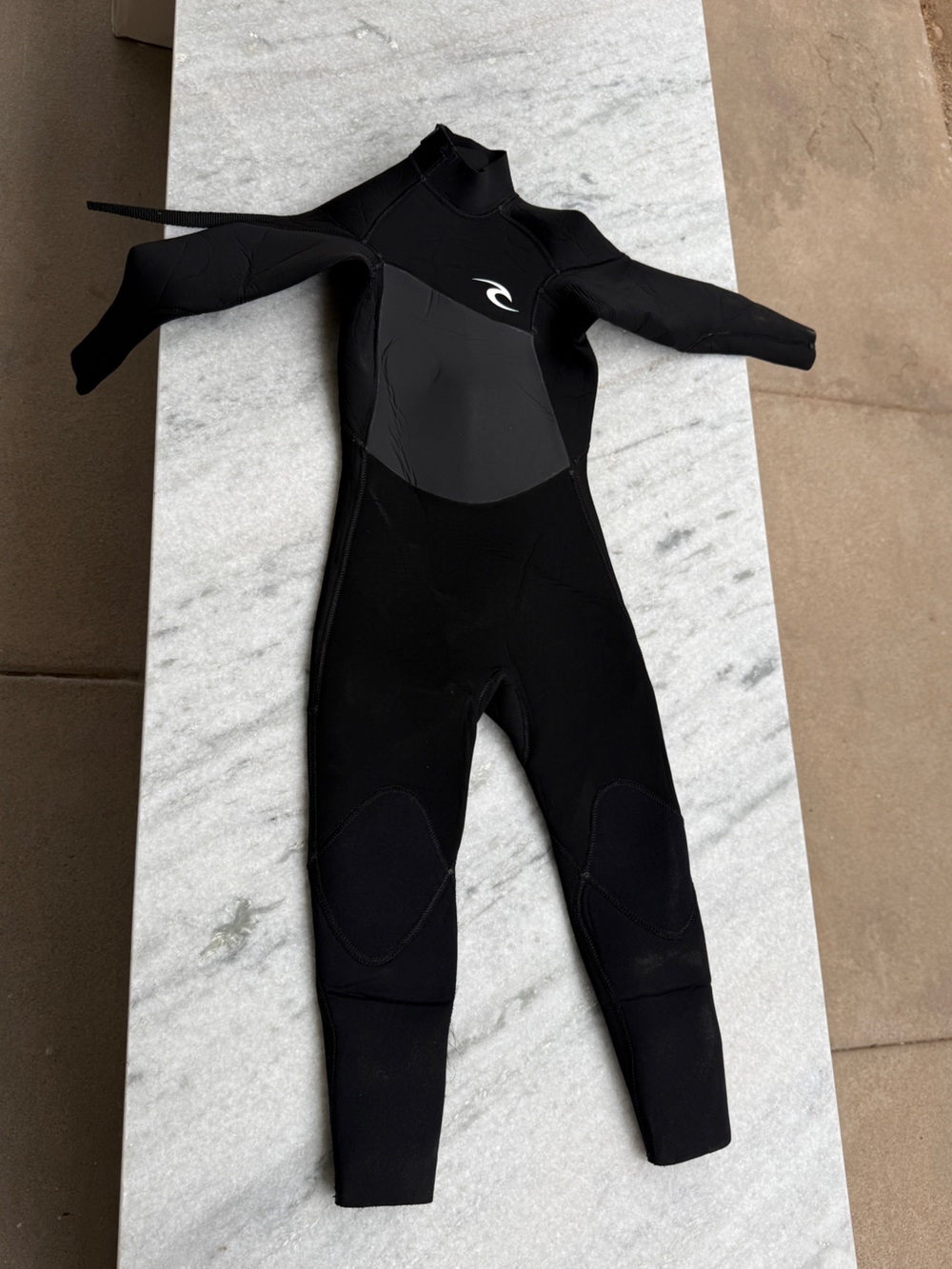 Toddler Wetsuit size: 4-6 year olds